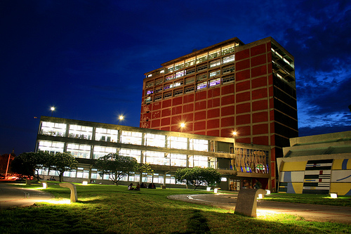 Fachada-Biblioteca-Central