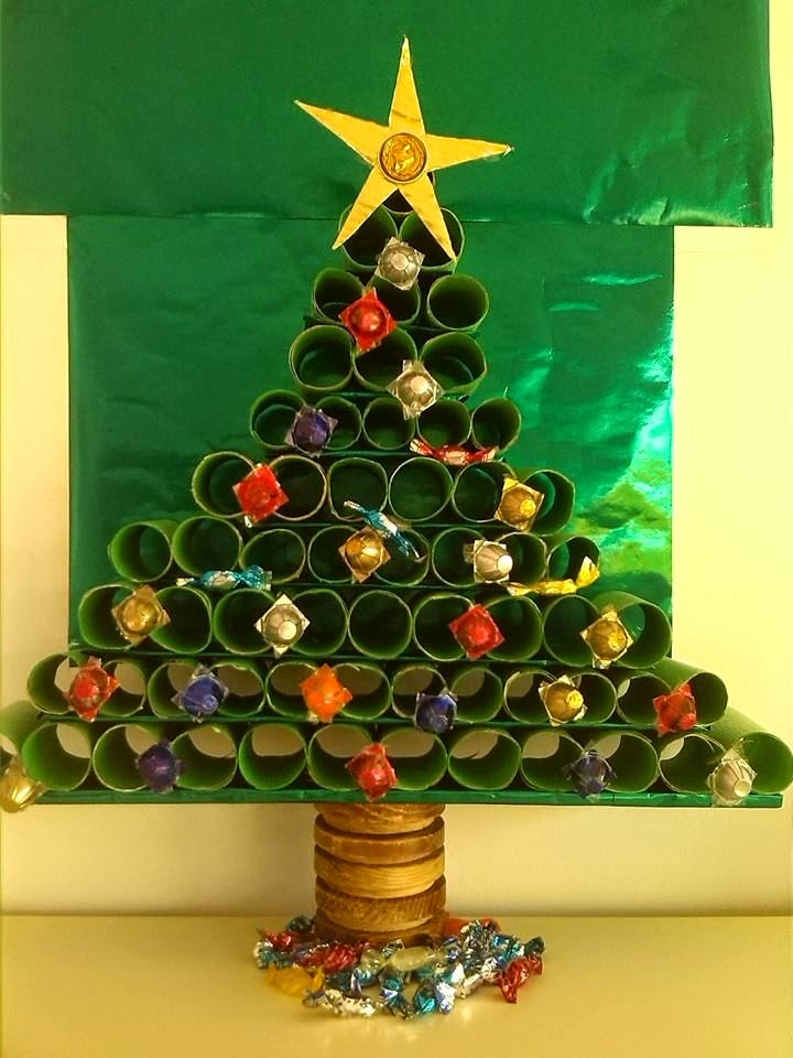 Con un poco de creatividad hasta los rollos de papel se convierten el el árbol mas ingenioso