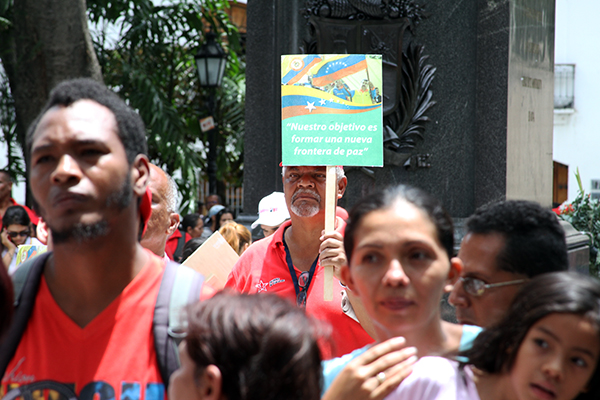 La Plaza Bolívar fue el escenario del foro "La Frontera Sí Tiene Quien Le Escriba" . Foto: Daniel Tineo