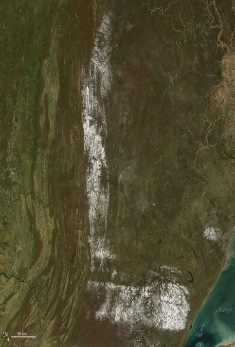 Un poco de nieve en el noreste de Estados Unidos vista por el satélite Aqua sirve de letra “l”.