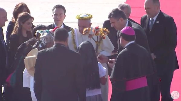 Comunidades indígenas le dieron presentes al Papa