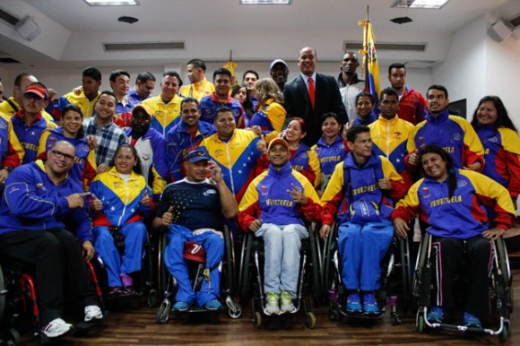 Hoy en día es común ver a atletas con alguna discapacidad que representan el tricolor patrio en competencias internacionales