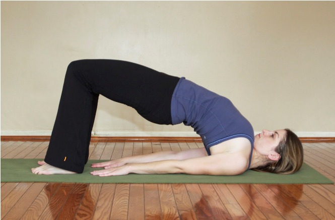 Yoga_Poses_For_a_Flat_Tummy_3