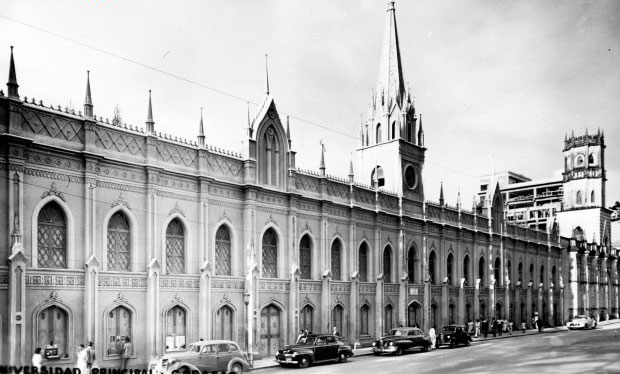 Universidad-Caracas