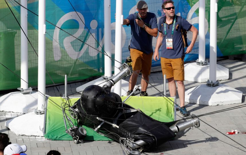 camara cae en rio