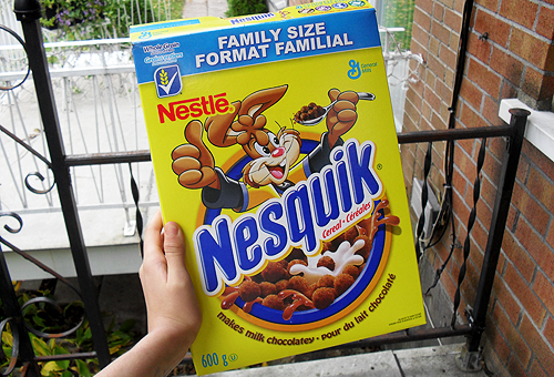 agarrando nesquik