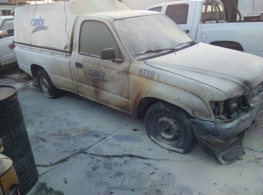 Grupos violentos queman vehículos en Cantv Maturín -1