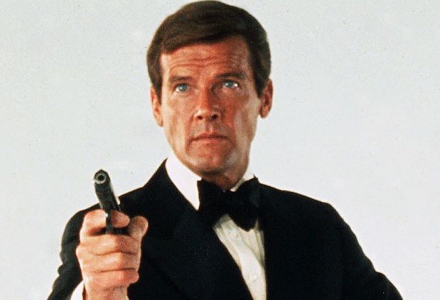 ROGER MOORE