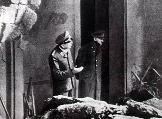 La última fotografía de Adolf Hitler. Tomada dos días antes de su muerte