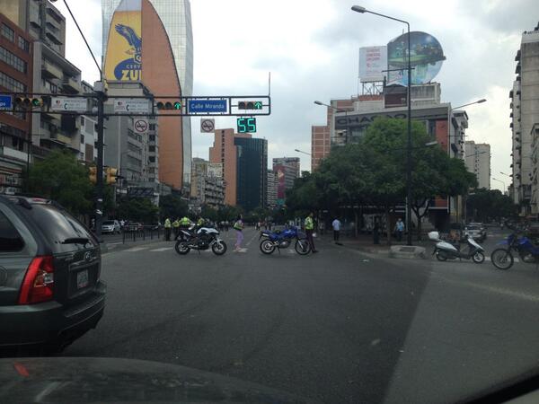 Cierre en Chacao, Avenida Francisco de Miranda, motos