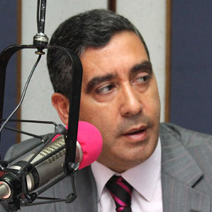 Ministro Rodråiguez Torres programa de radio