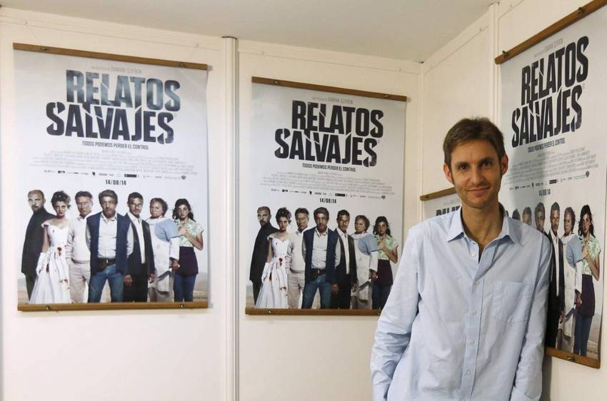 Director de Relatos Salvajes con carteles