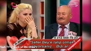 Sefer Calinak en un programa de televisión turca