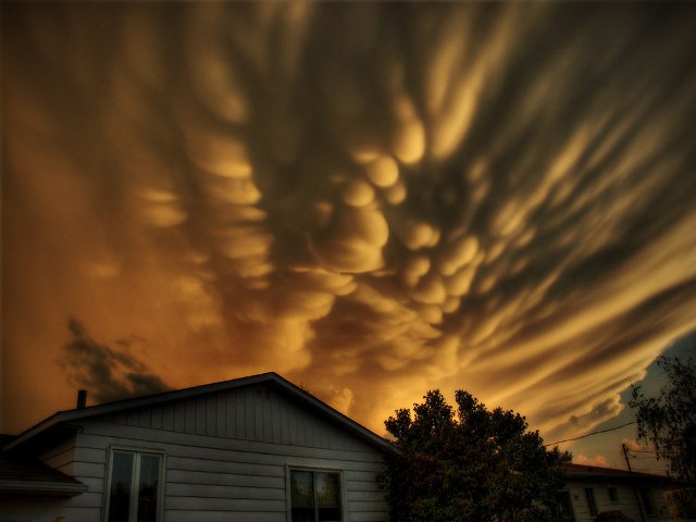 nubes mastodonticas