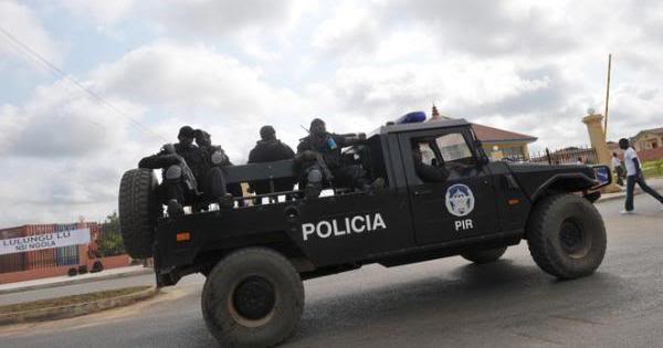 Policía de Angola