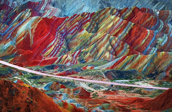 Mágicas montañas del arcoiris de la China