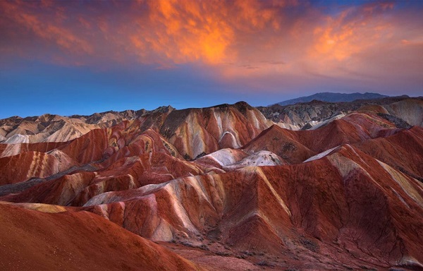 Mágicas montañas del arcoiris de la China