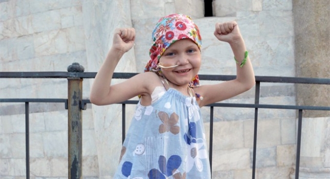 Cáncer: Claudia Burkill, niña británica que venció cáncer cerebral