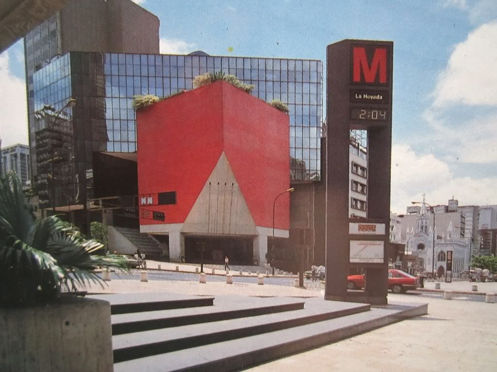 cierre desde horas del medio día de la estación La Hoyada