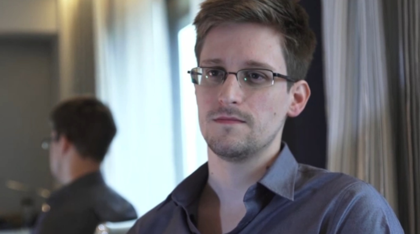 Edward Snowden pide a Rusia