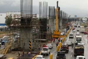 restringido paso por Intercomunal Guarenas-Guatire