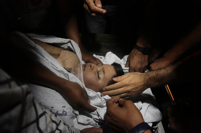 Gaza: Niño fallecido en mortaja