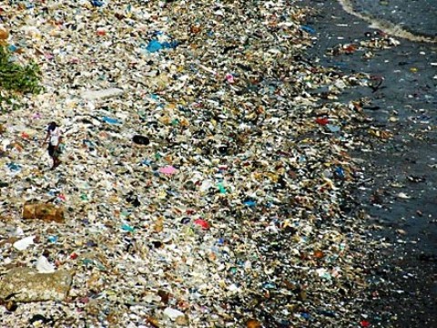 Planeta: Plástico envena los océanos
