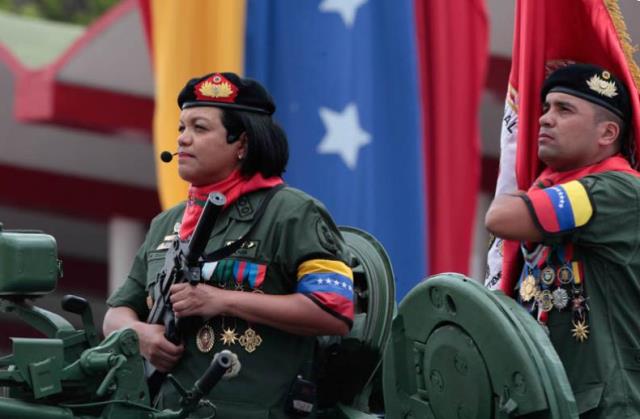 Primera mujer en encabezar el Desfile Cívico – Militar