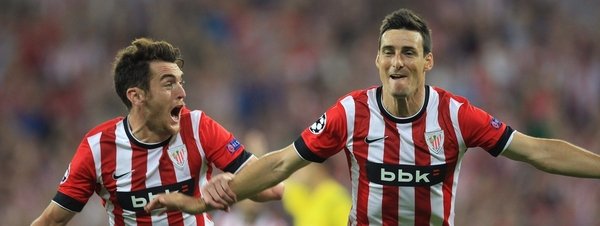 Anduriz e Ibai jugadores del Atlethic de Bilbao, celebran