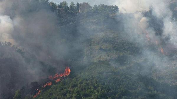 Chocaron dos aviones caza en Italia