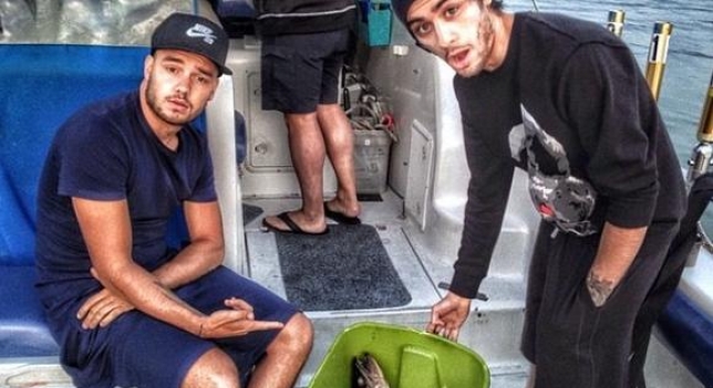 Liam Payne y Zayk Malik pescando en el Caribe