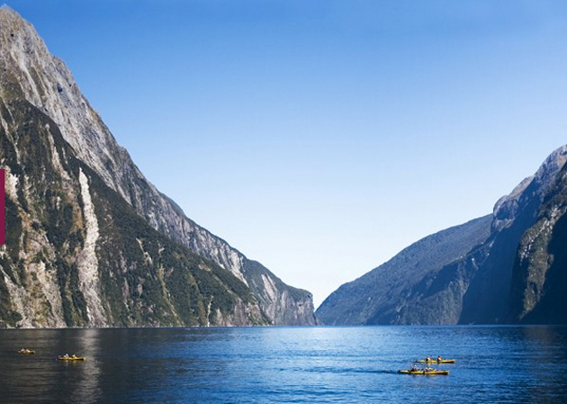 Navegar en un Kayak entre las impresionantes vistas de Milford Sound (Nueva Zelanda) es el destino otro de los destinos de la lista, por detrás de la visita a las Pirámides del país del Nilo