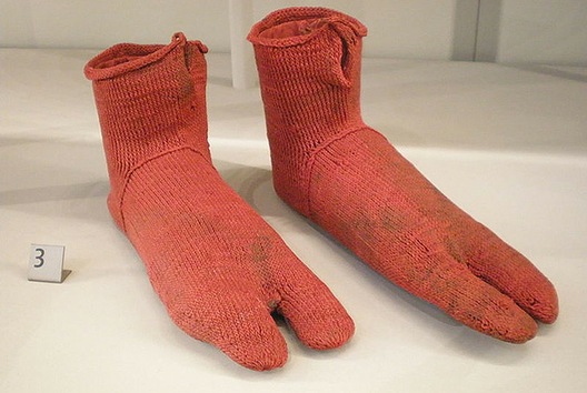 Los calcetines o medias más antiguos de la historia (400 a.C) 