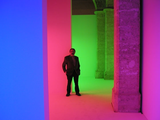 Chromosaturation durante la exposición “De lo Participativo a lo Interactivo. Otra Noción del Color” Cruz Diez - L’Almodí, Sala de Exposiciones, Valencia, España 2003