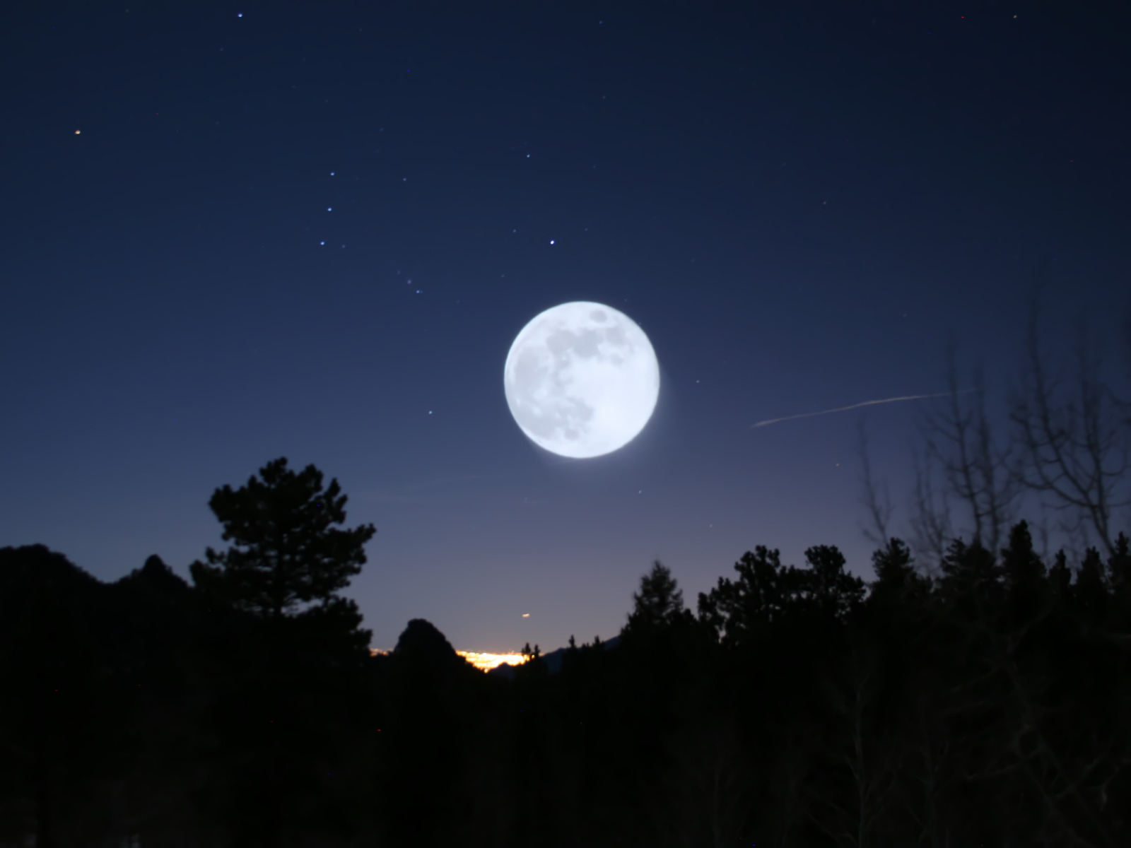 La Luna no es redonda, tiene forma de limón