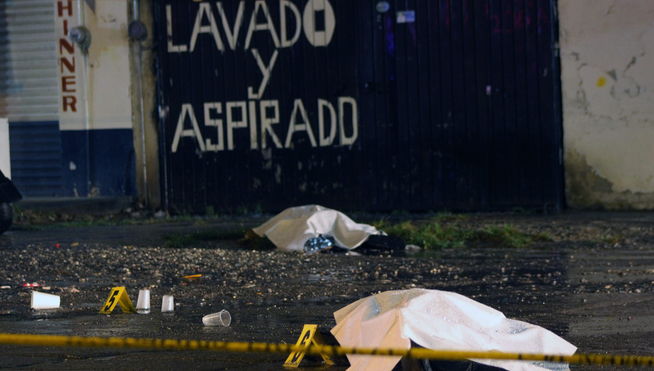 Cuerpos de estudiantes asesinados por policía en México