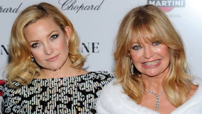 Kate Hudson con su mamá Goldie Hawn
