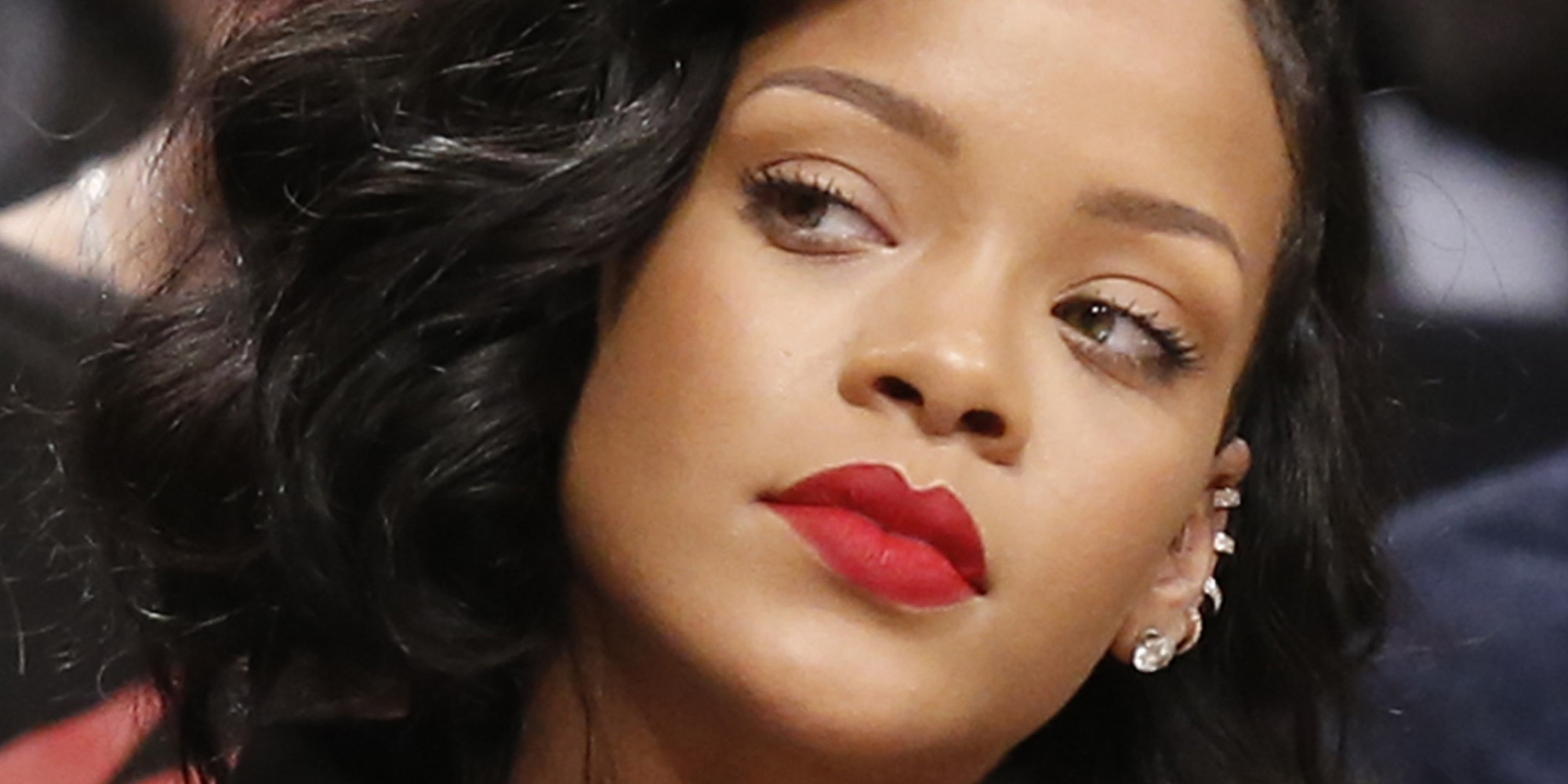 Rihanna seria close up