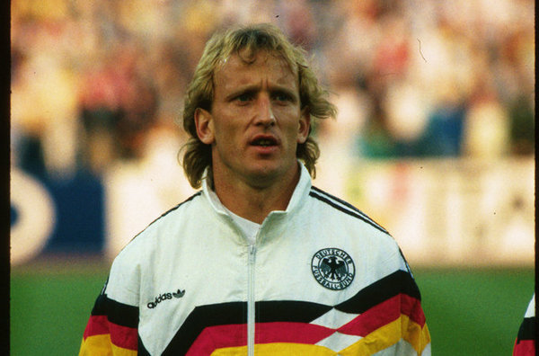 Andreas Brehme con la selección oficial de Alemania