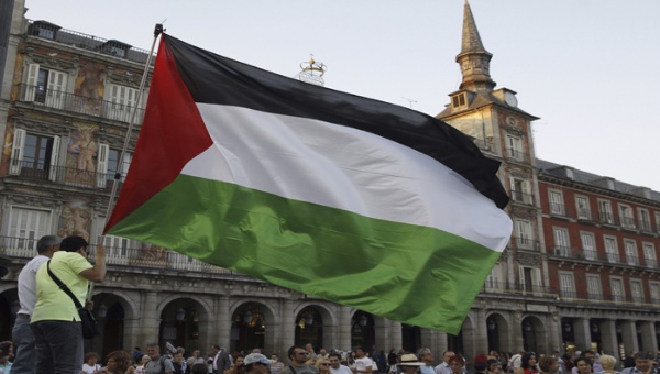 Bandera Palestina frente al Parlamento Británico