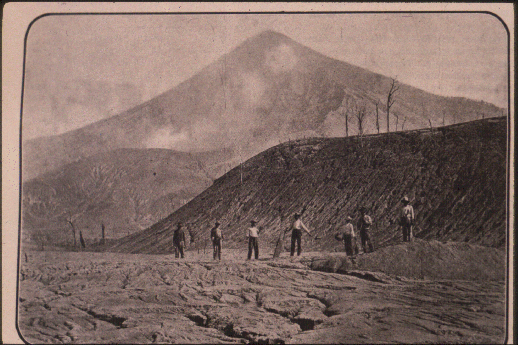 volcán Santa María 1902
