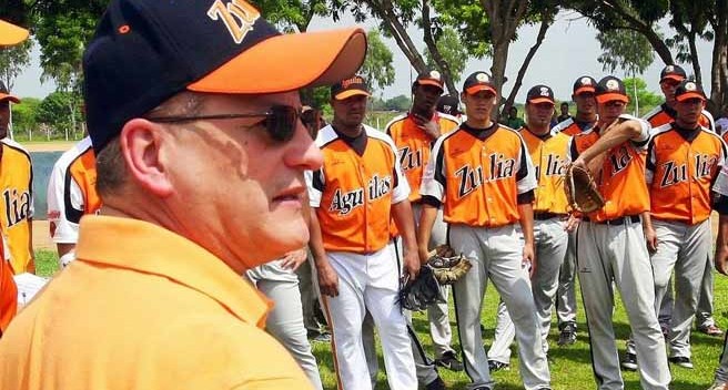 Según informaciones que se dieron a conocer en las redes sociales, las Águilas del Zulia contratarían a par de importados para reforzar el conjunto en la próxima temporada. El lanzador cubano, Miguel González y el jardinero estadounidense Lane Adams.