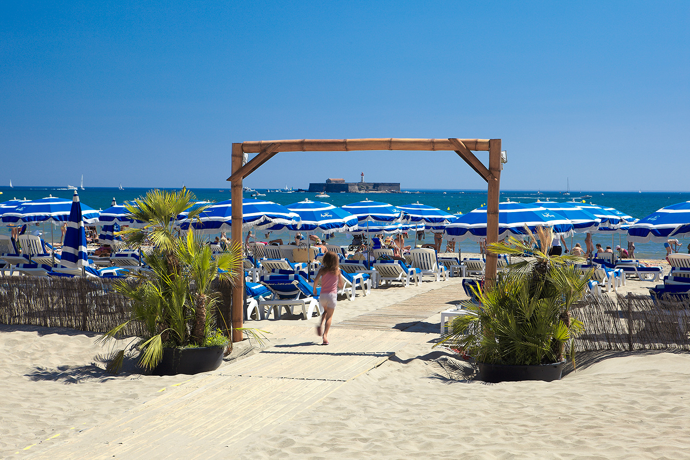 Playa Cap d’Agde donde el sexo y el nudismo son los protagonistas.